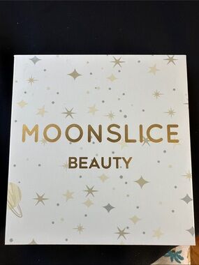 Moonslice Beauty Palette blush – White & Gold Packaging